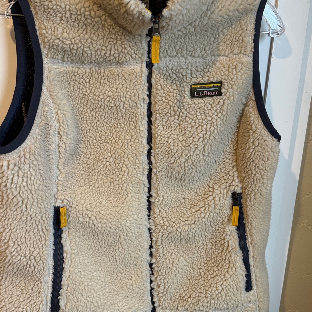 LL Bean Mountain Pile Fleece Vest S M Reg Cream Navy 502430 Full Zip Sherpa - Picture 2 of 3